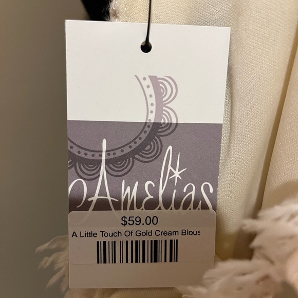 Amelia’s Boutique Cream Sequin & Feather Short Sleeve Crew Neck Top, size M - Picture 8 of 11